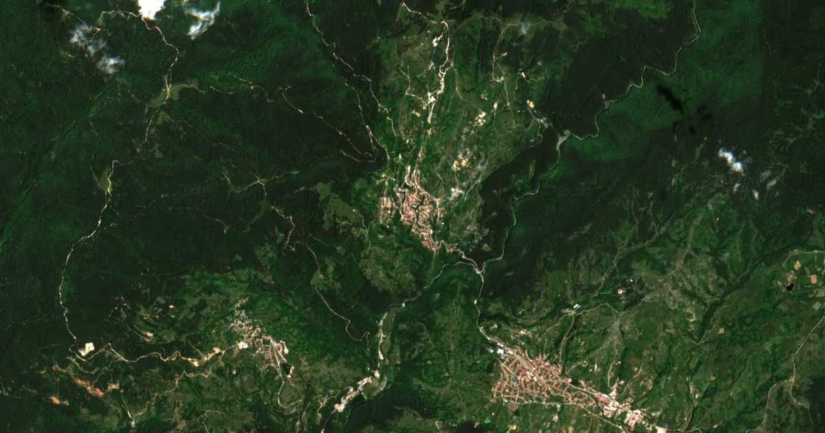 Mapa por satélite de Pletena