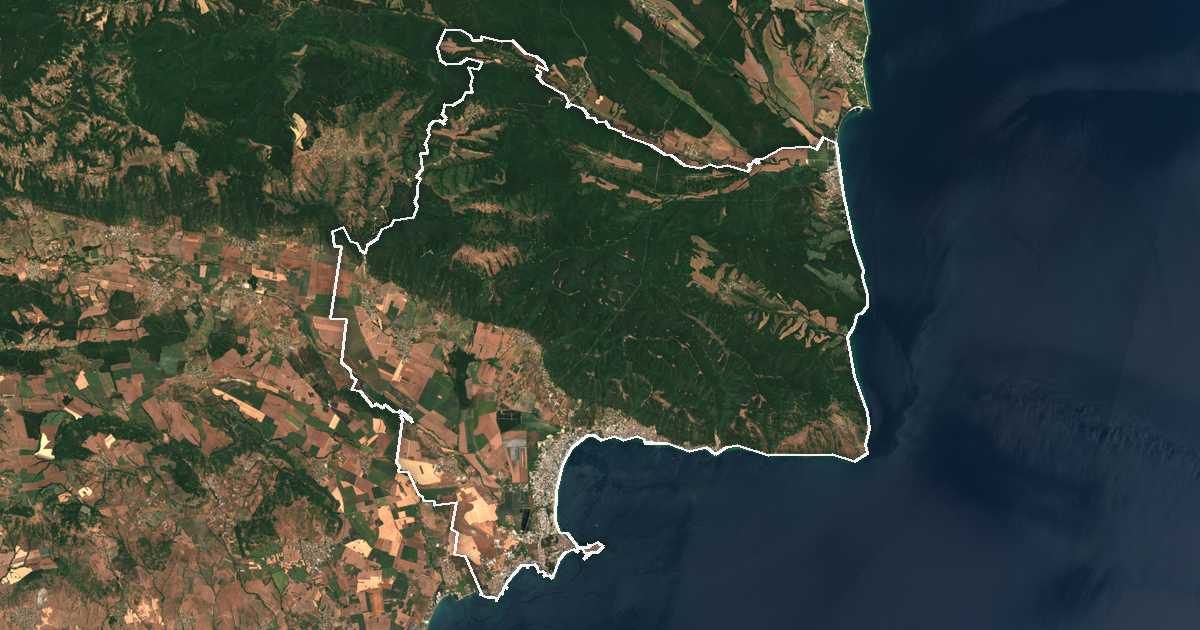 Imagen de satélite con el límite trazado: Nesebar