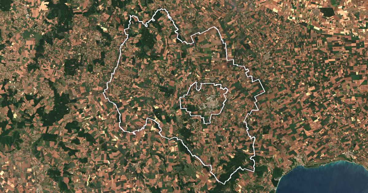 Imagen de satélite con el límite trazado: Dobrichka