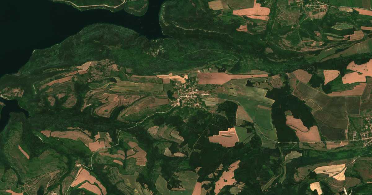 Mapa por satélite de Mladen