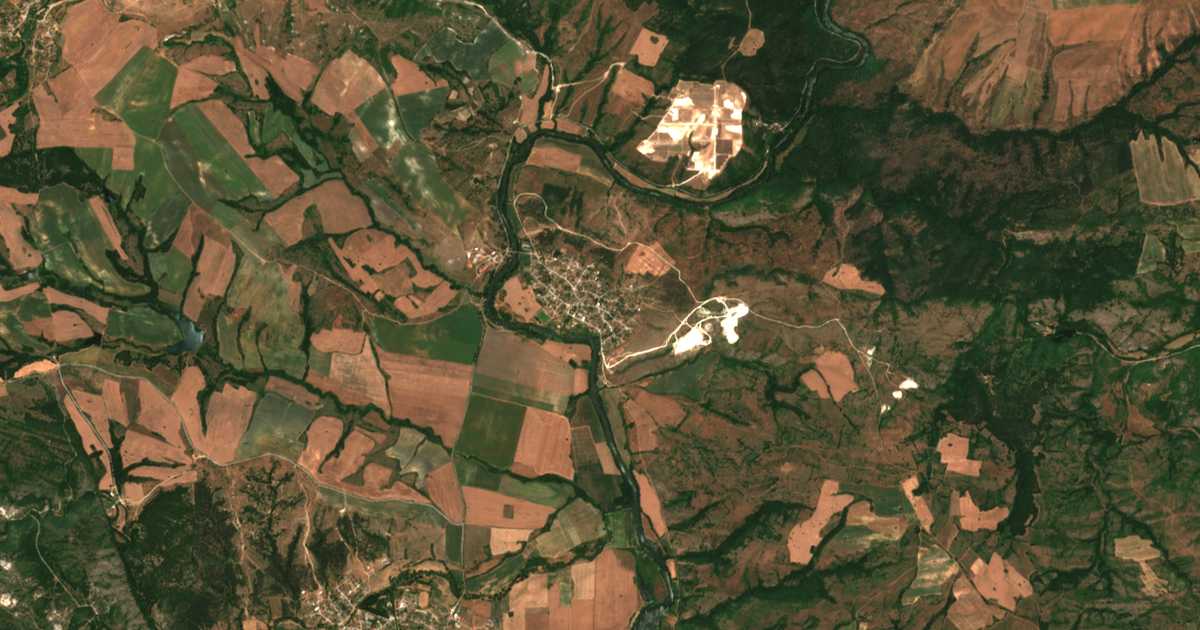 Mapa por satélite de Srem