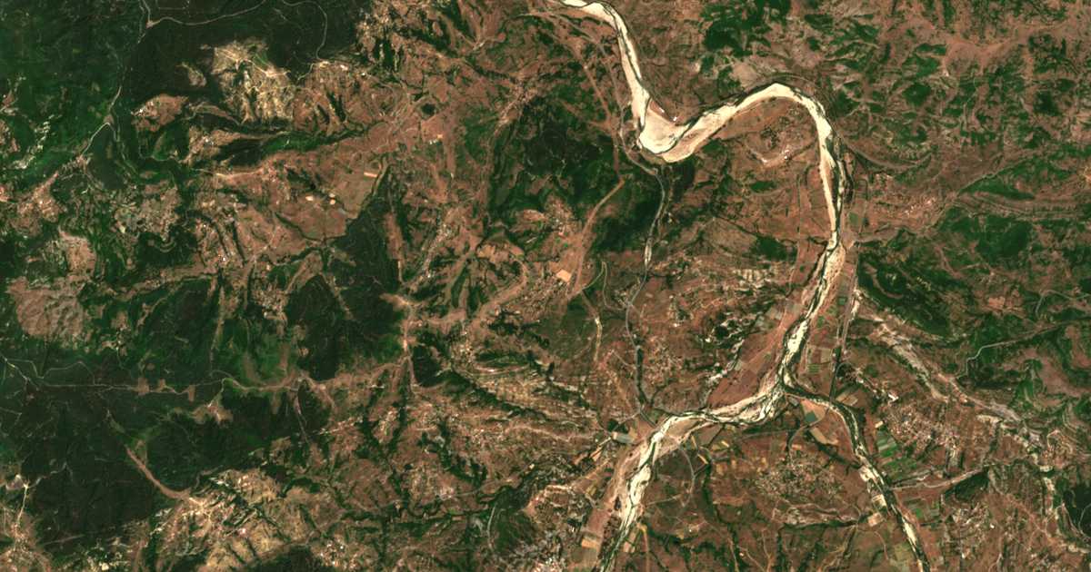 Mapa por satélite de Kǎrčovsko