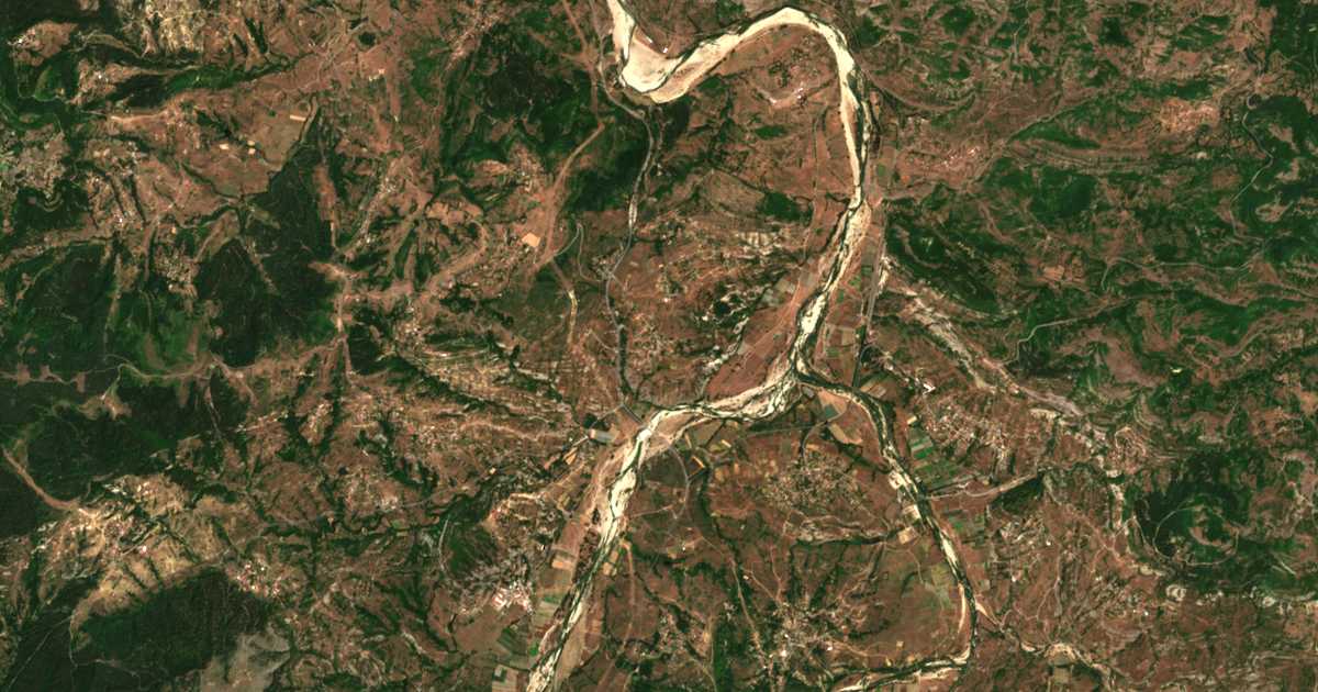 Mapa por satélite de Vǎrben
