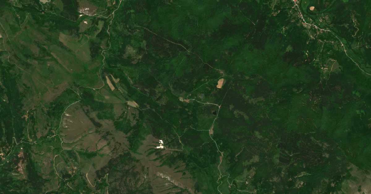 Mapa por satélite de Uši