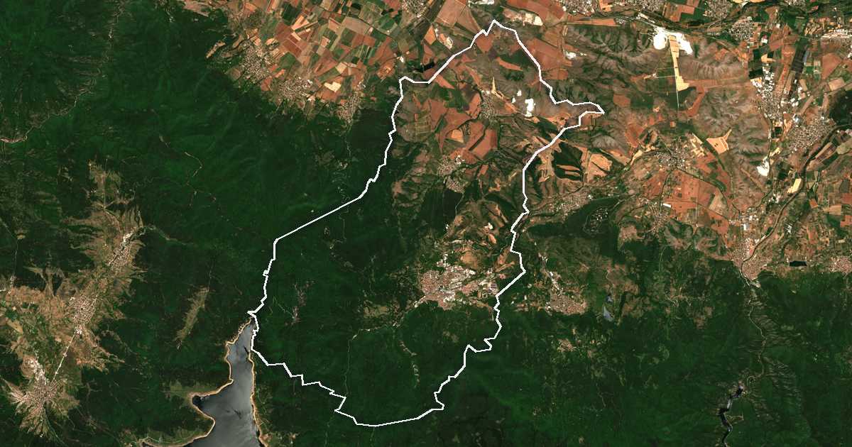 Imagen de satélite con el límite trazado: Peštera