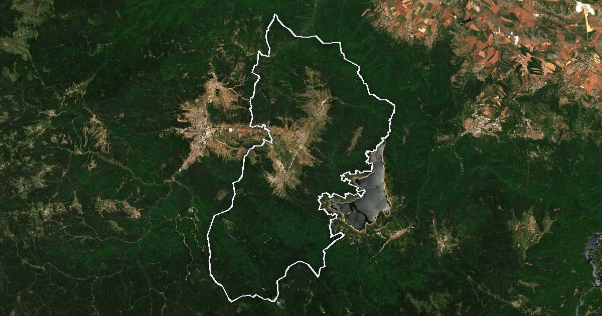 Imagen de satélite con el límite trazado: Rakitovo
