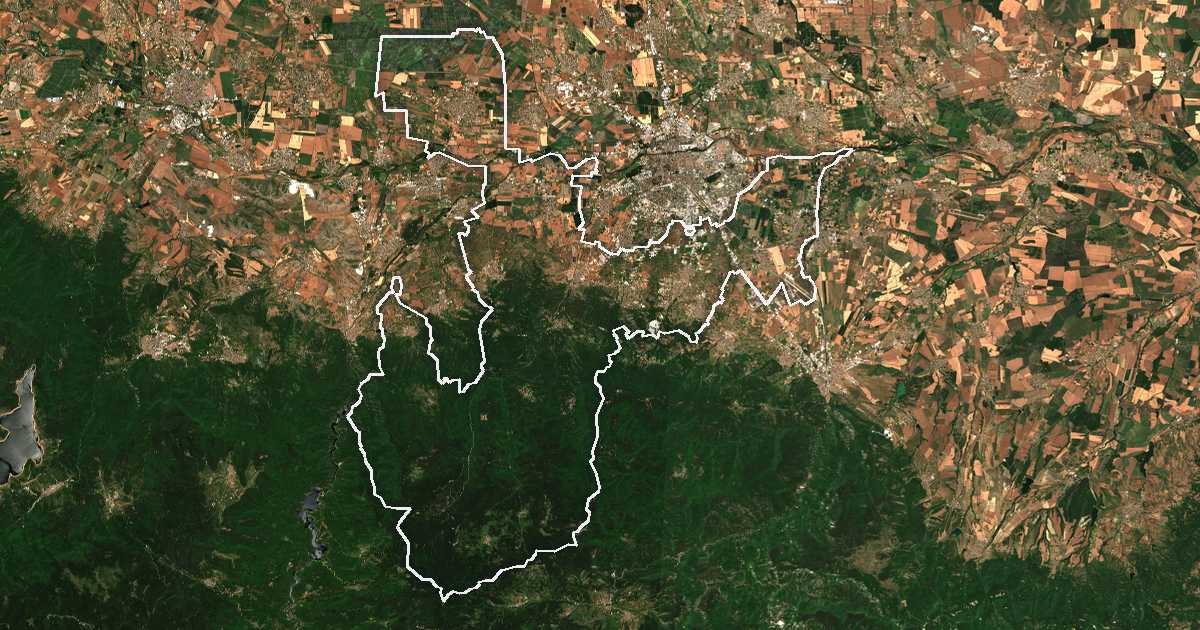 Imagen de satélite con el límite trazado: Rodopi