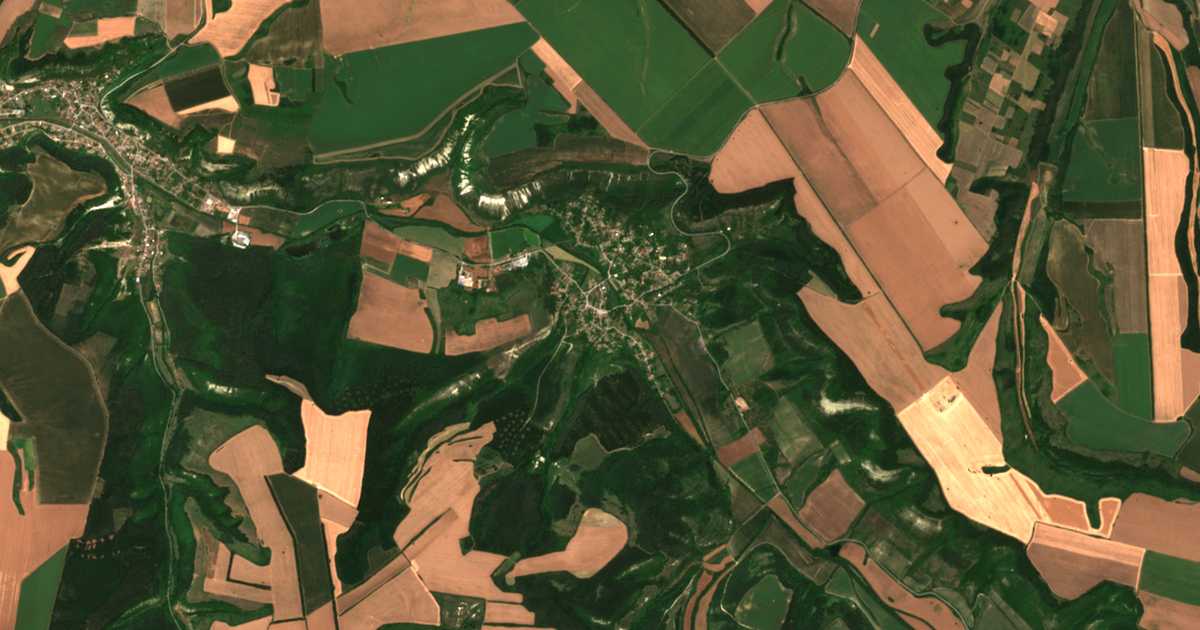Mapa por satélite de Kostandenec