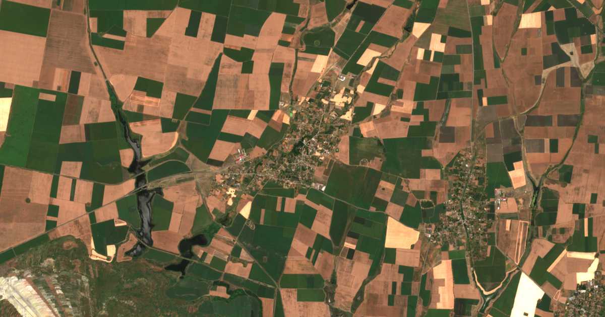 Mapa por satélite de Pet Mogili