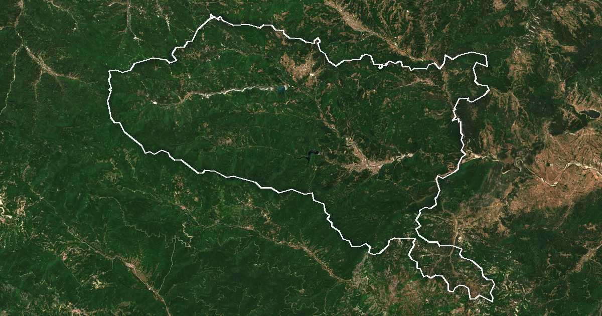 Imagen de satélite con el límite trazado: Zlatograd