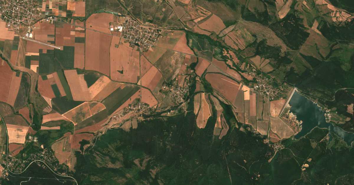 Mapa por satélite de Karapolci