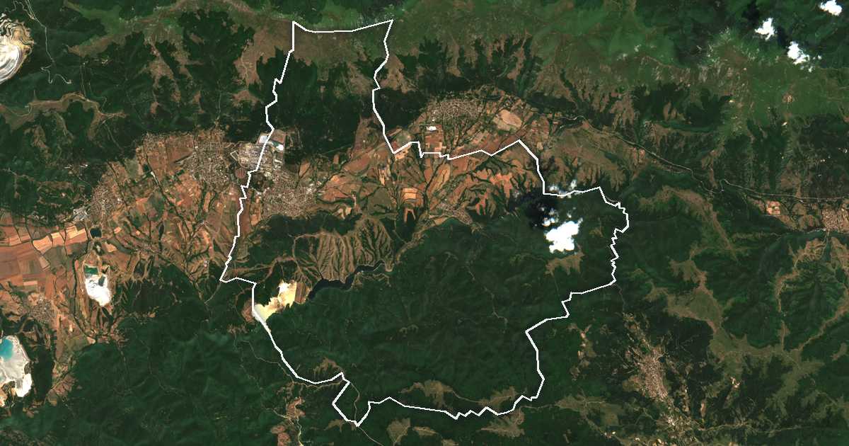 Imagen de satélite con el límite trazado: Pirdop