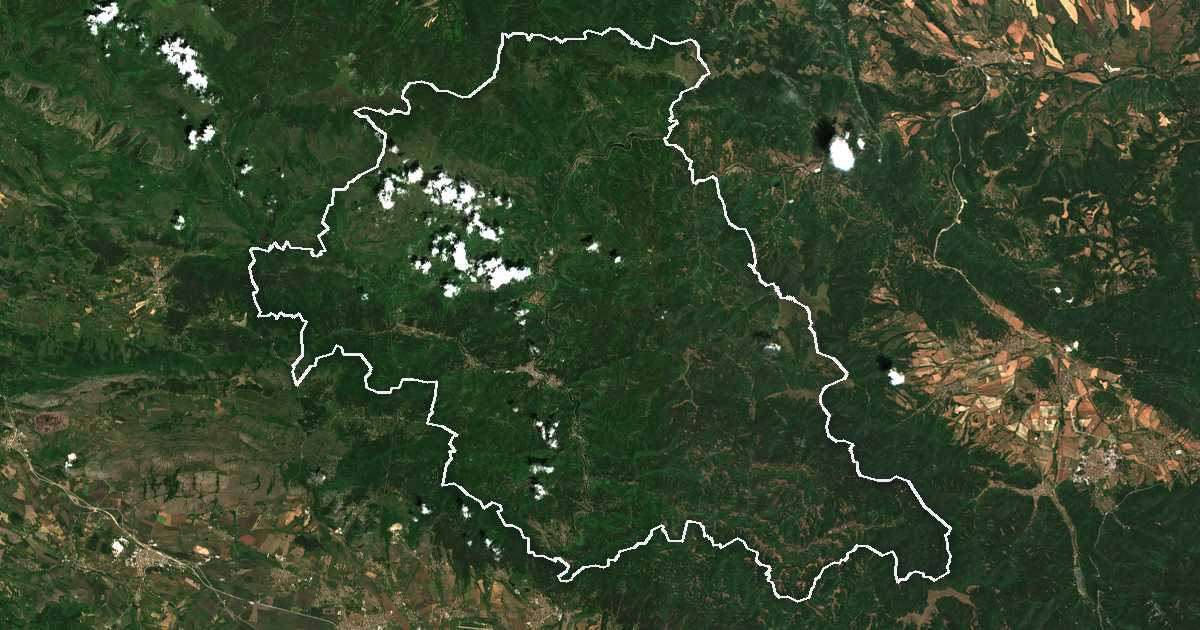 Imagen de satélite con el límite trazado: Svoge