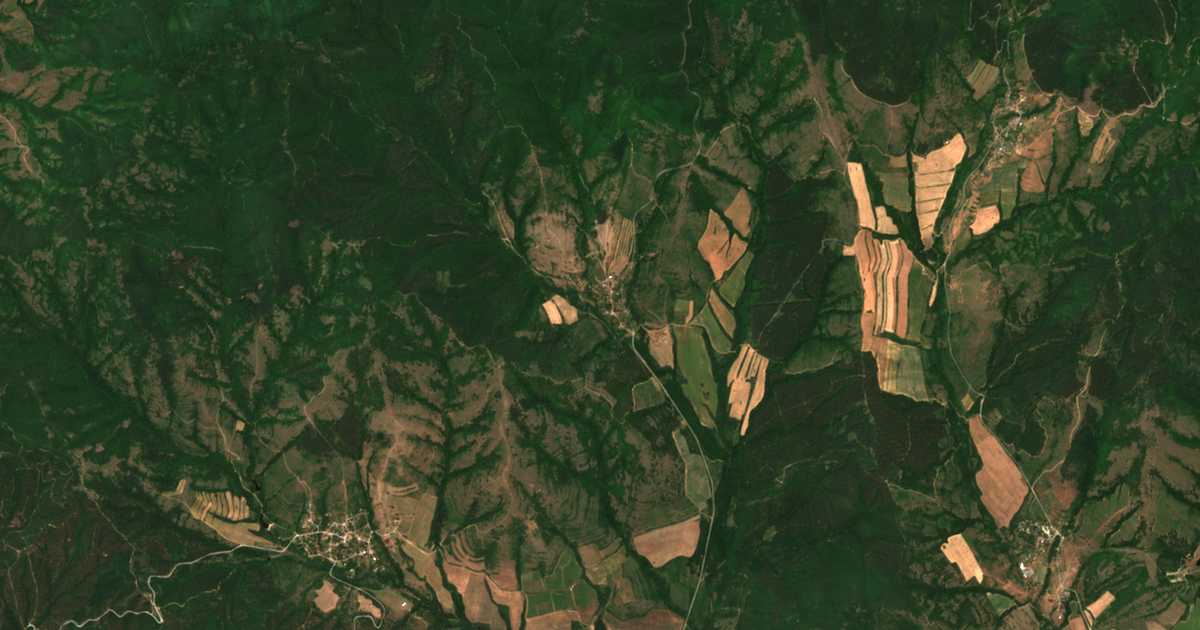 Mapa por satélite de Slavjanin