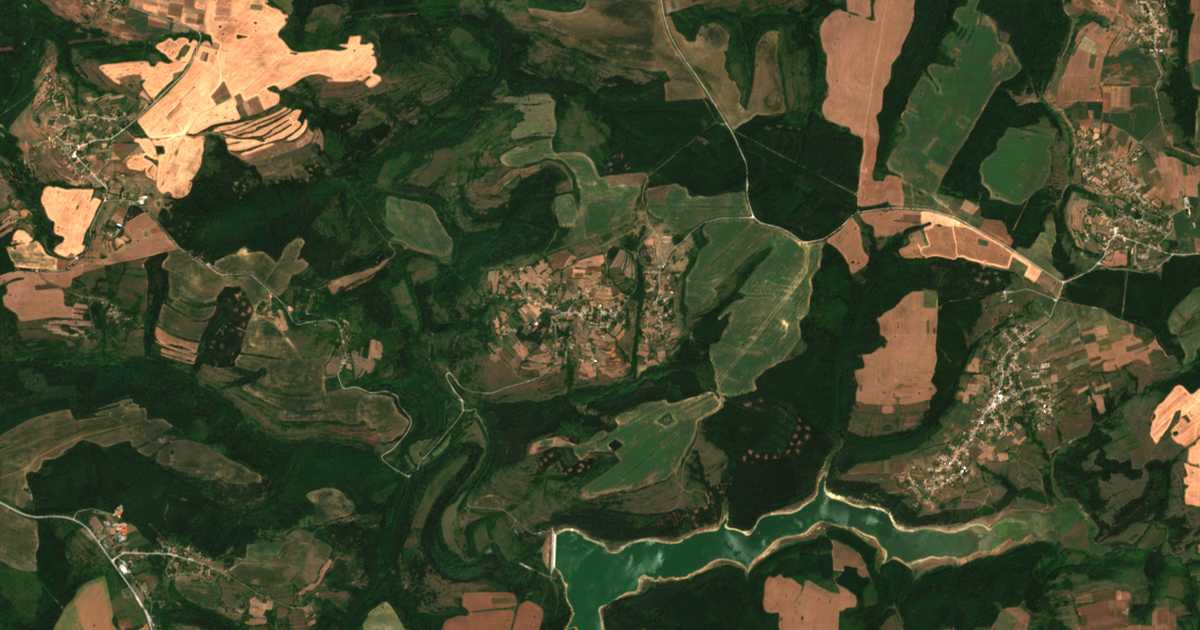 Mapa por satélite de Ljubičevo