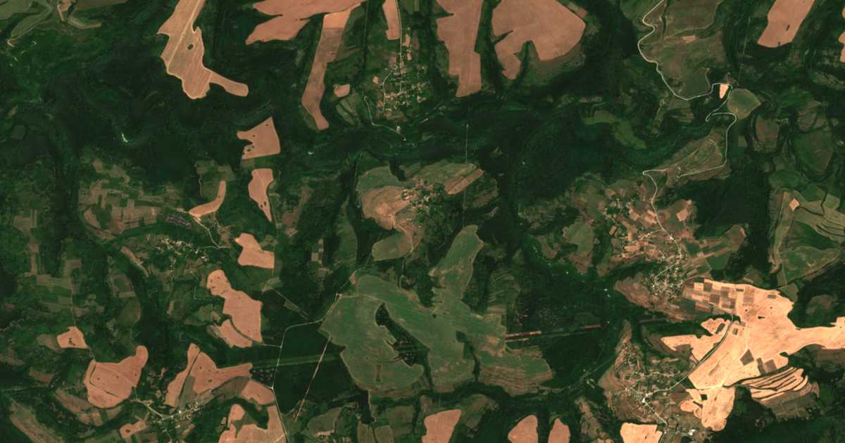 Mapa por satélite de Pirinec