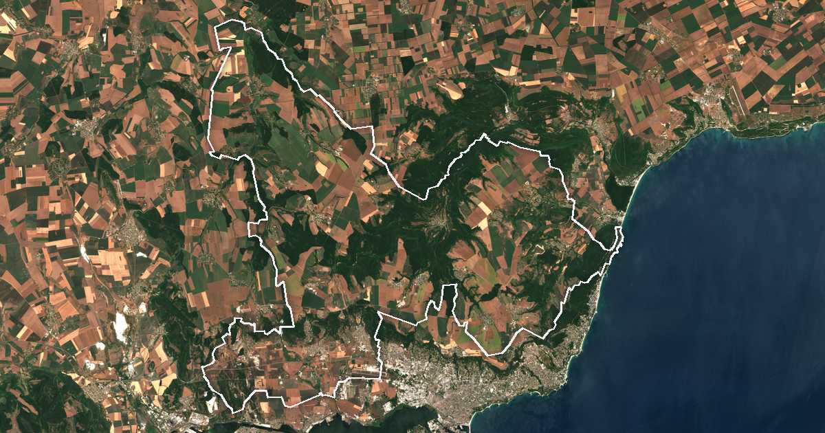 Imagen de satélite con el límite trazado: Aksakovo