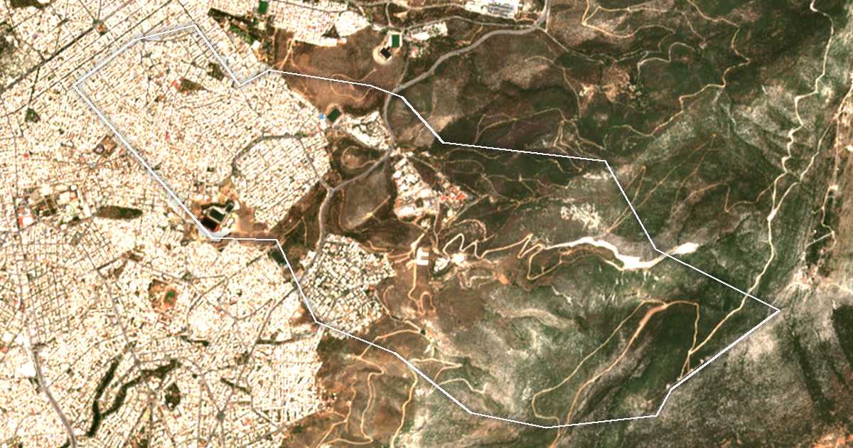Imagen de satélite con el límite trazado: Dímos Výronos