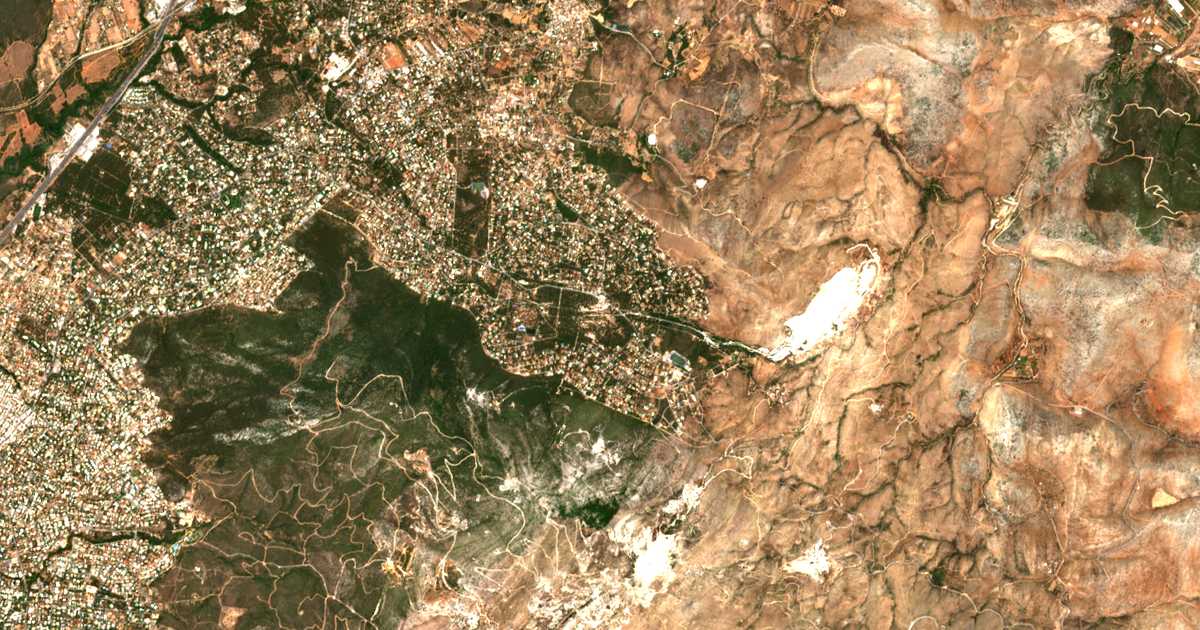 Mapa por satélite de Diónysos