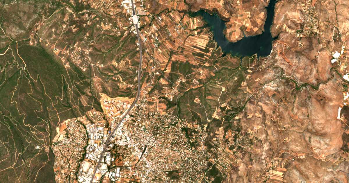 Mapa por satélite de Pefkófyton