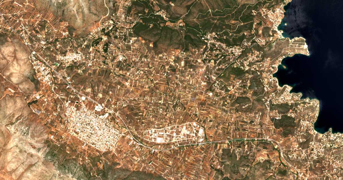 Mapa por satélite de Rountzéri Lemproú