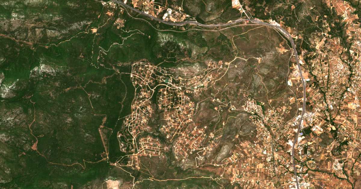 Mapa por satélite de Agía Triáda