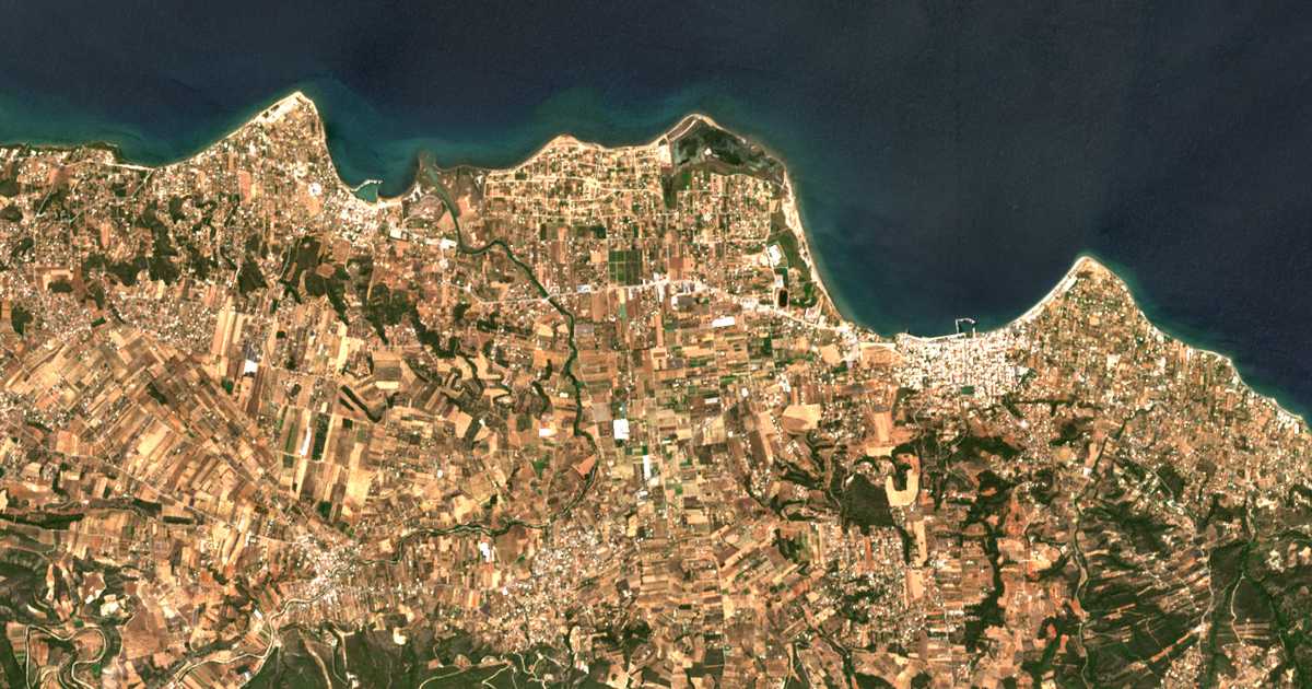 Mapa por satélite de Kámpos Oropoú