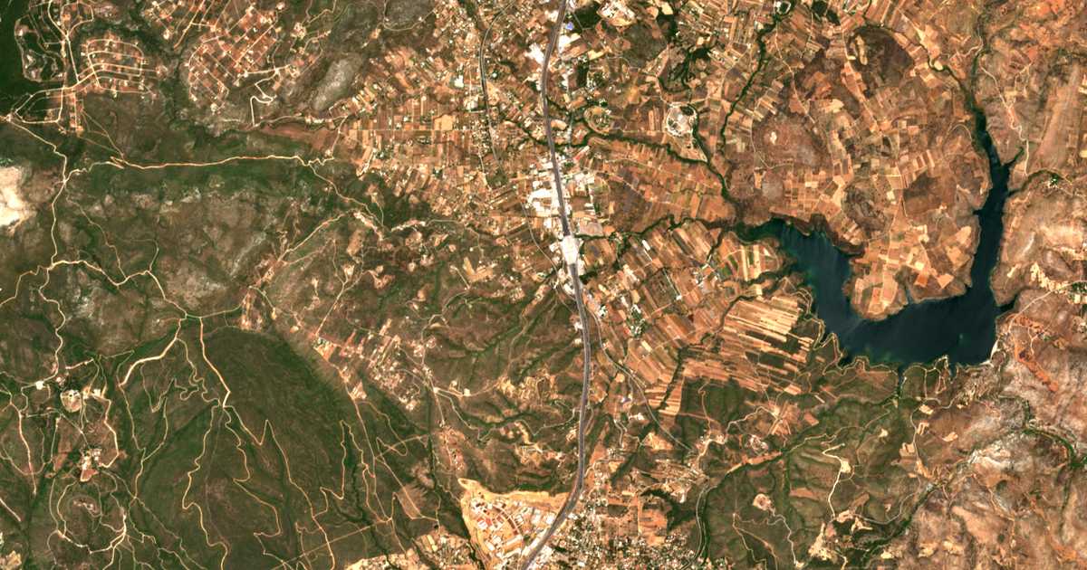 Mapa por satélite de Kosmothéa