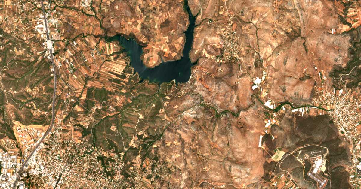 Mapa por satélite de Límni Marathónos