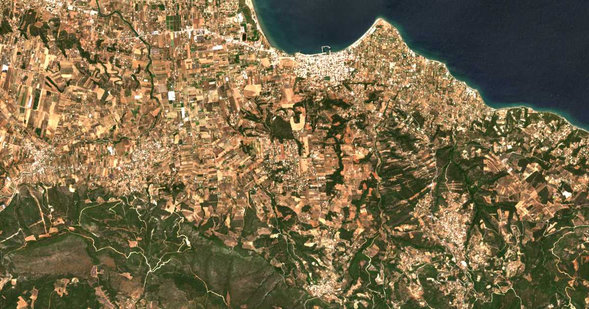 Mapa por satélite de Néa Politeía