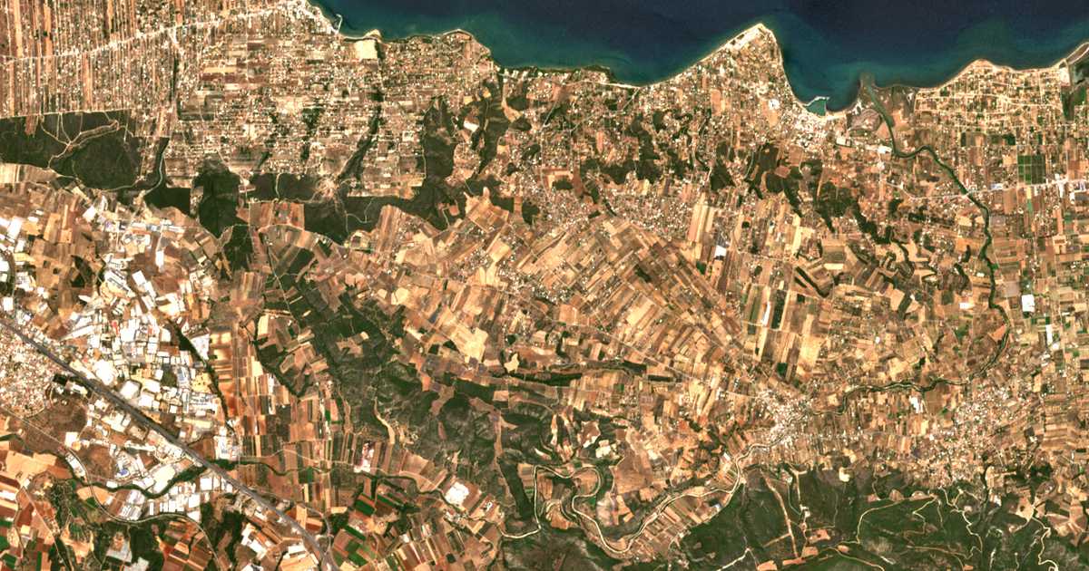 Mapa por satélite de Néo Sykámino