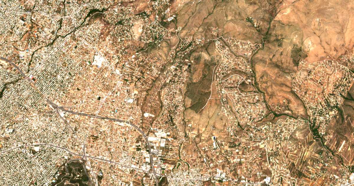 Mapa por satélite de Anthoúsa