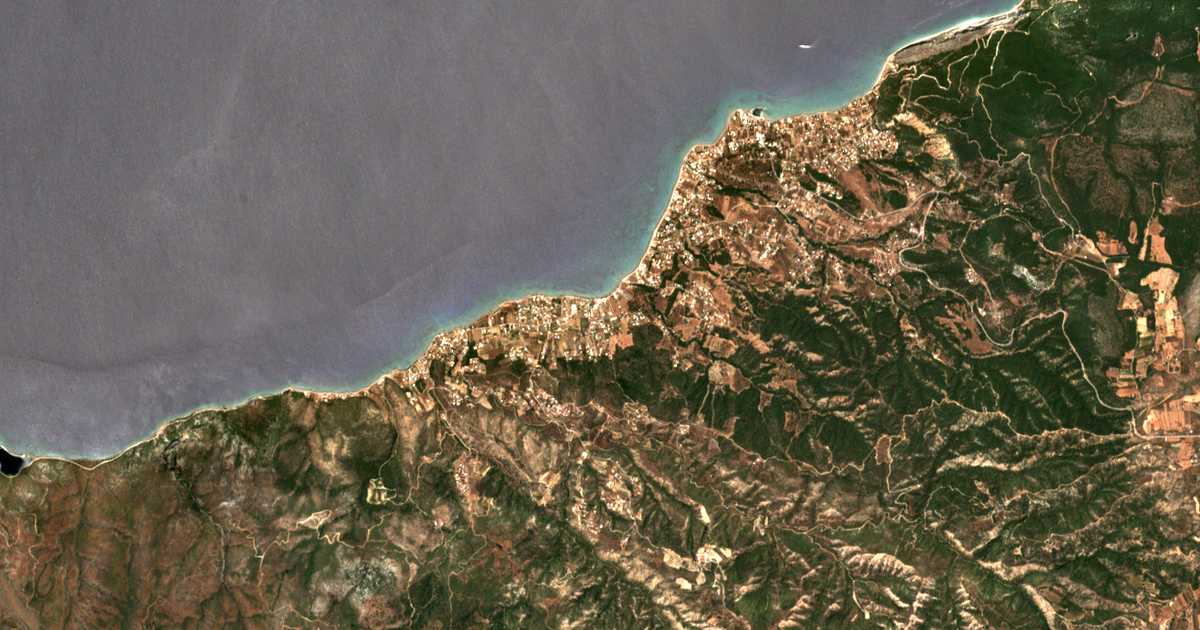 Mapa por satélite de Aigeiroúsai