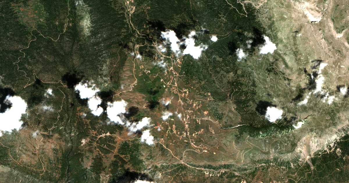 Mapa por satélite de Kalývia Livadíou Arachóvis