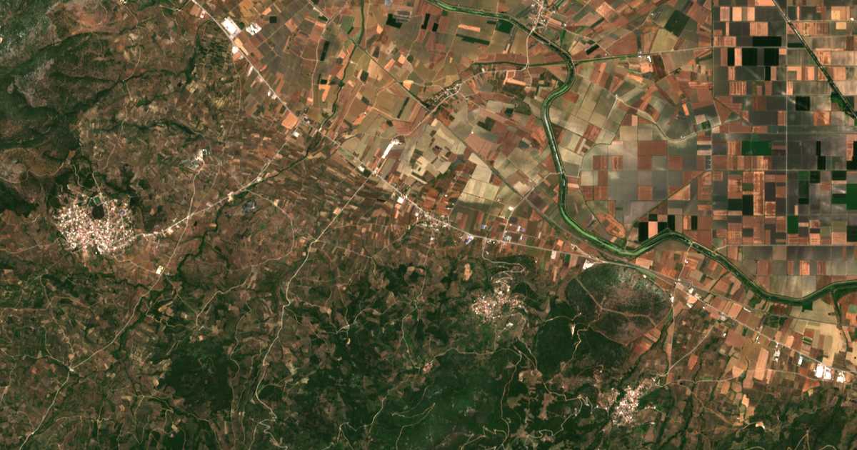 Mapa por satélite de Agía Paraskeví