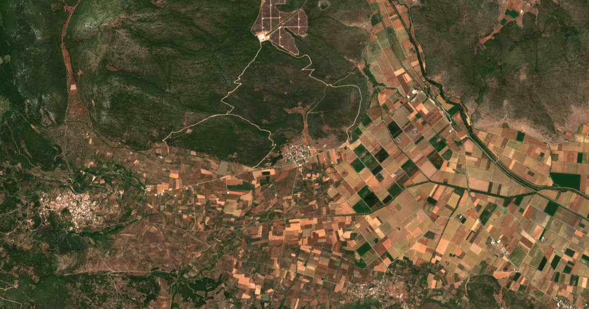 Mapa por satélite de Mavronérion