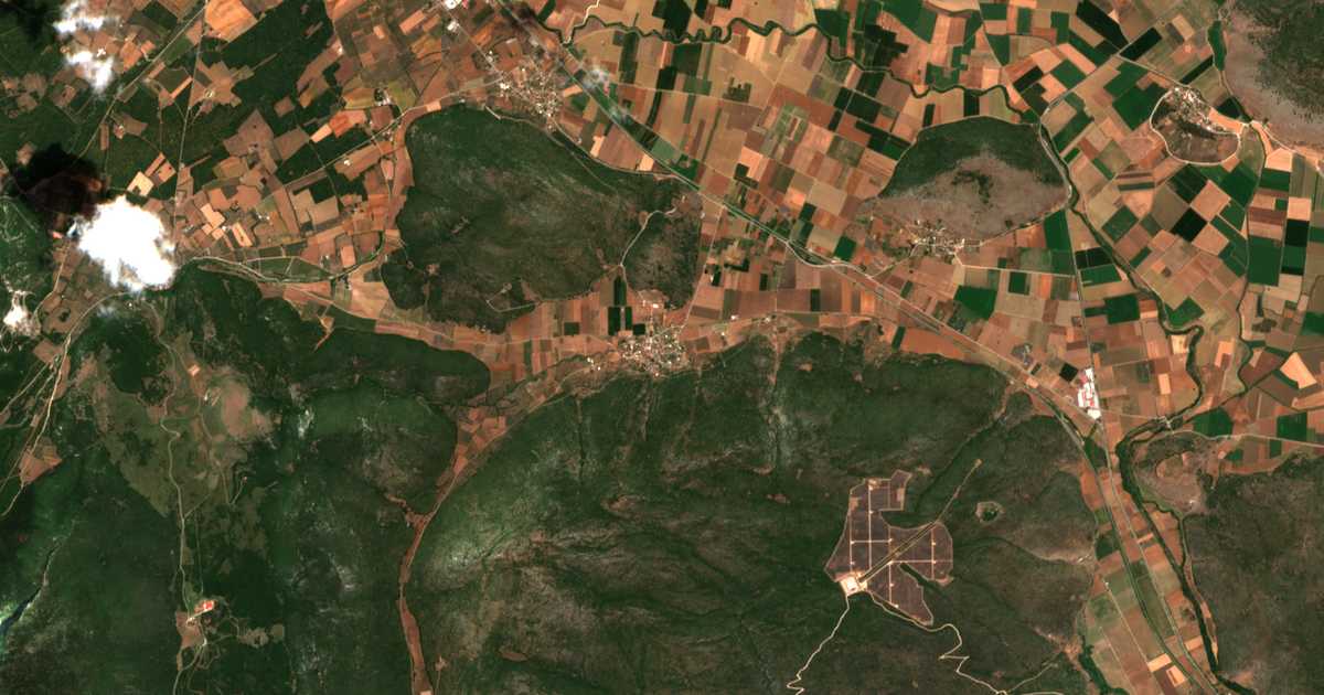 Mapa por satélite de Parórion