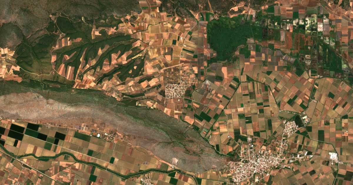 Mapa por satélite de Diónysos