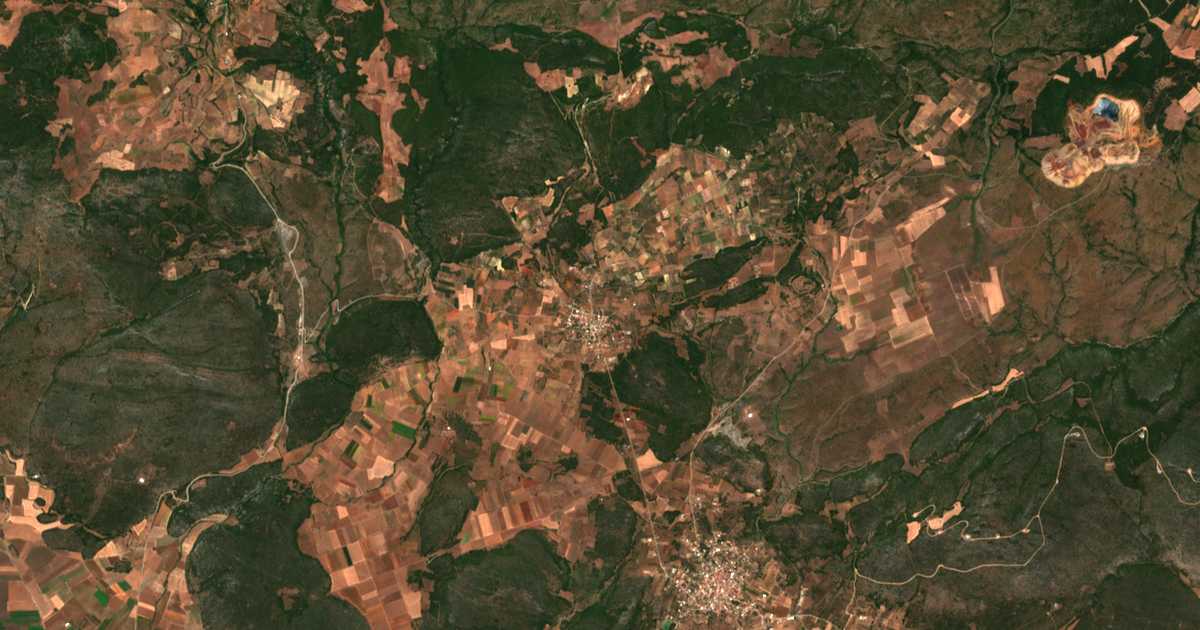 Mapa por satélite de Loútsion