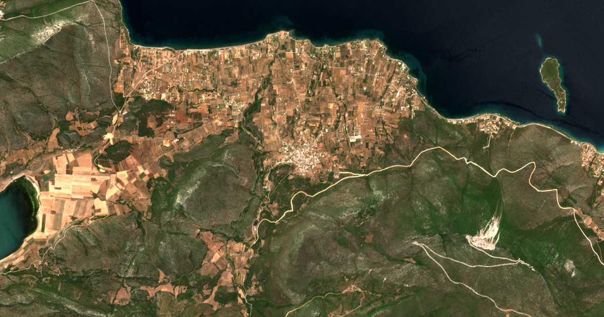 Mapa por satélite de Loukísia