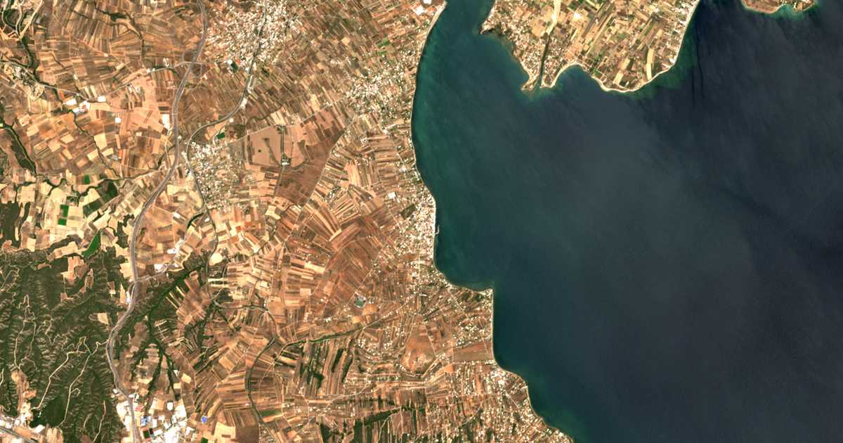 Mapa por satélite de Paralía Avlídos