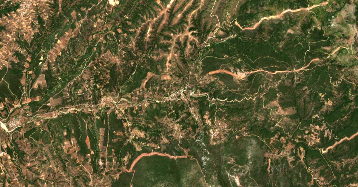 Mapa por satélite de Místros