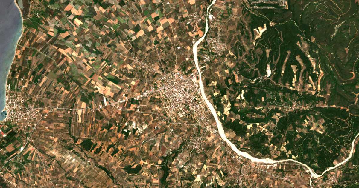 Mapa por satélite de Istiea