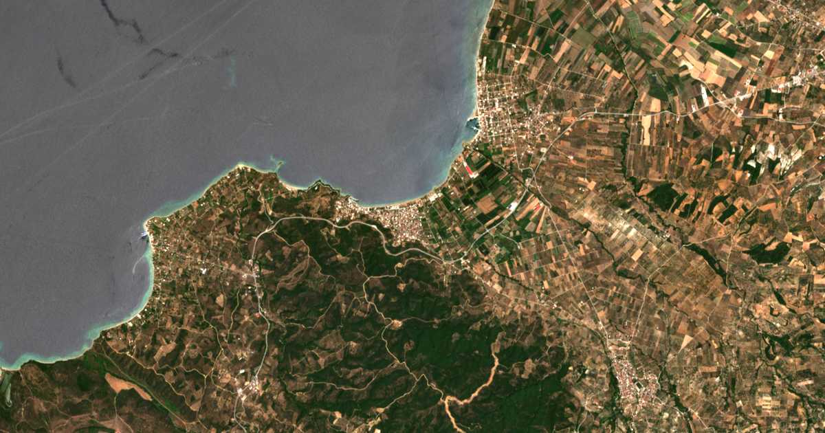 Mapa por satélite de Néos Pýrgos