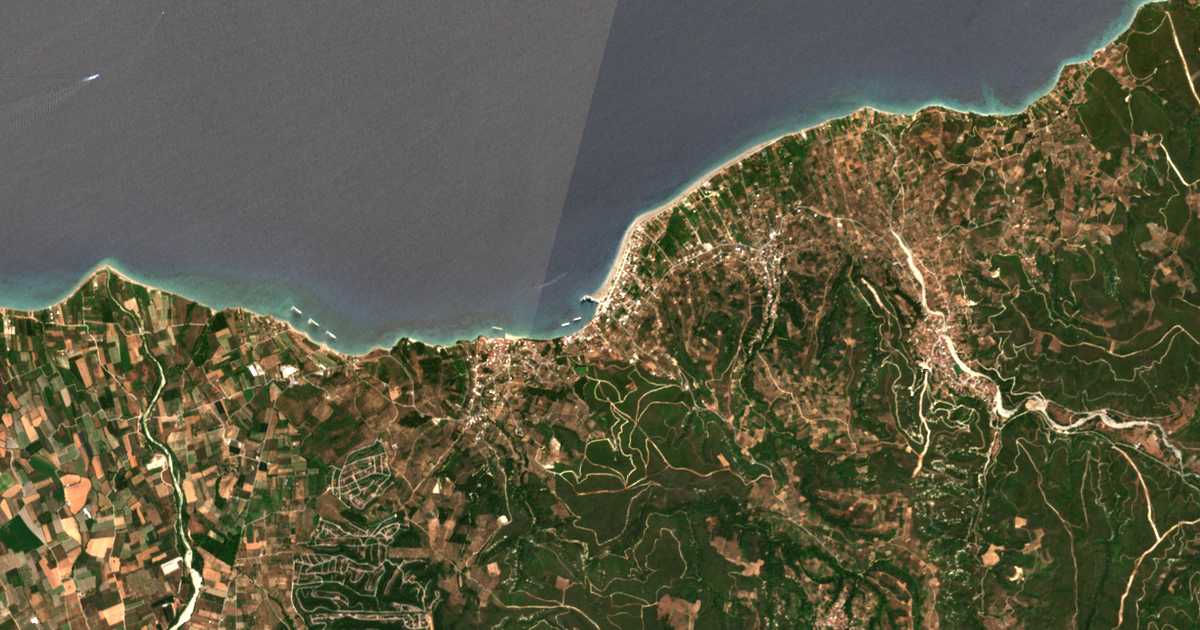 Mapa por satélite de Pefkíon