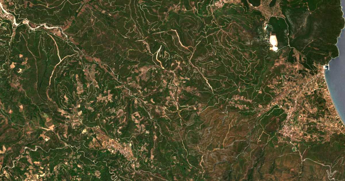 Mapa por satélite de Tsapourniá