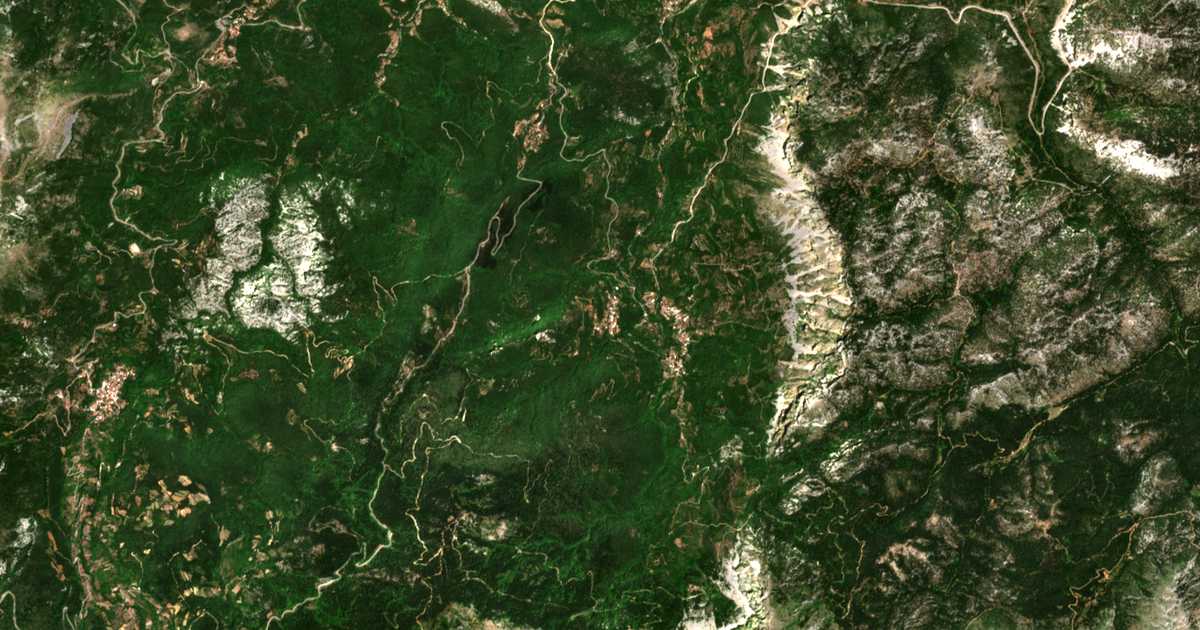 Mapa por satélite de Ágioi Apóstoloi