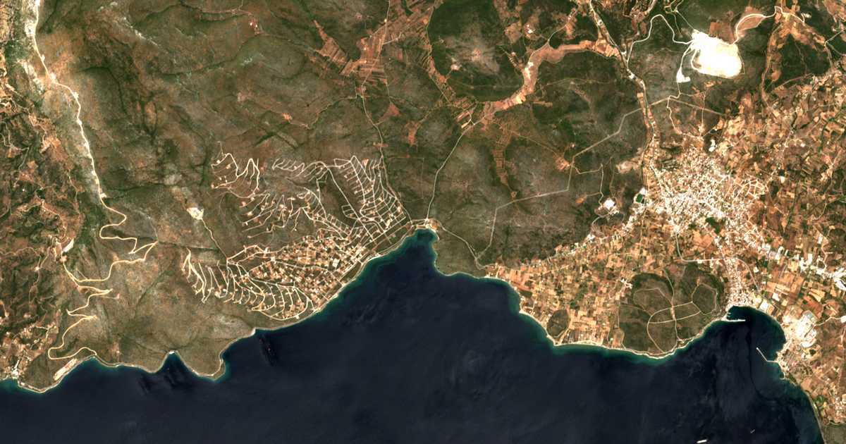 Mapa por satélite de Aktí Niréos