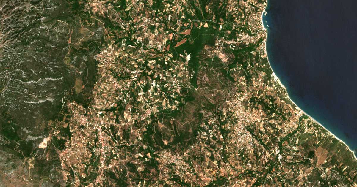 Mapa por satélite de Káto Kouroúnion