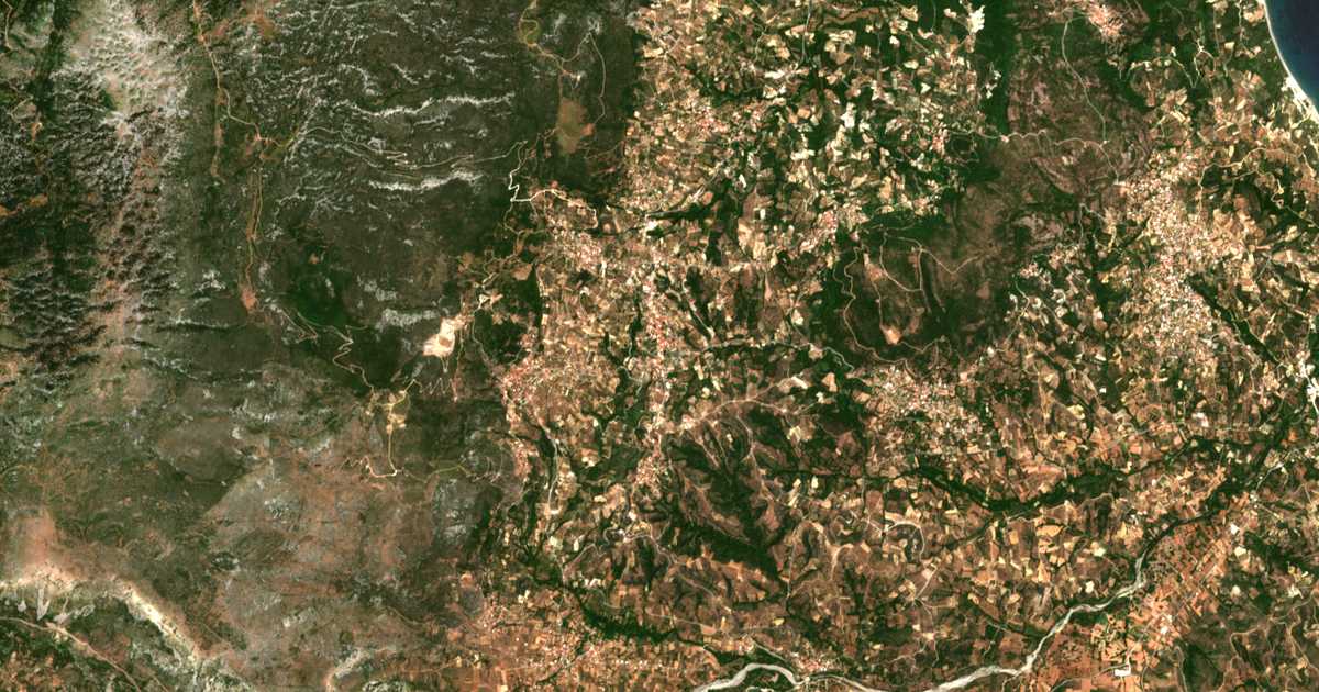 Mapa por satélite de Konístrai
